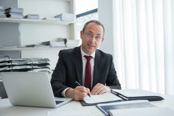 Les conditions de validité des conventions de management fees et leur appréciation par les juges